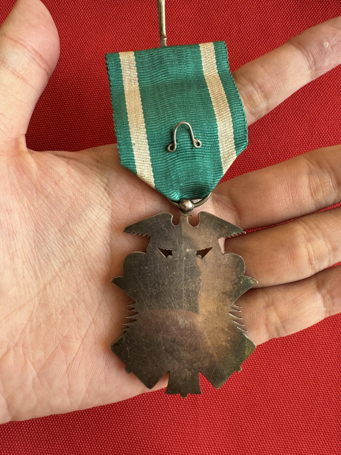 五哥徽章群   9号周二晚上八点4群联拍 日本银章