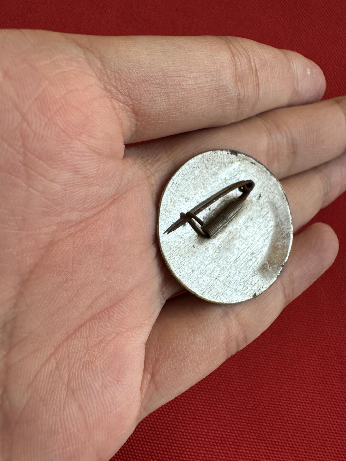 五哥徽章群   9号周二晚上八点4群联拍 铜章