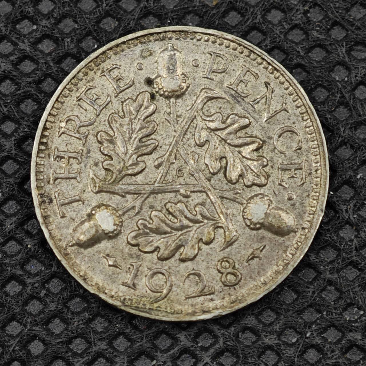 【淘币小摊】限时拍第八百二十四拍  小银币场  满百包邮可预留两周  周一统一发货       英国1928年乔治五世3便士银币