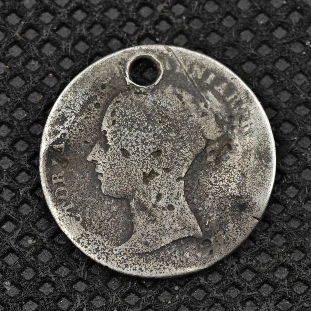 【淘币小摊】限时拍第八百二十四拍  小银币场  满百包邮可预留两周  周一统一发货    英国1845年维多利亚4便士银币