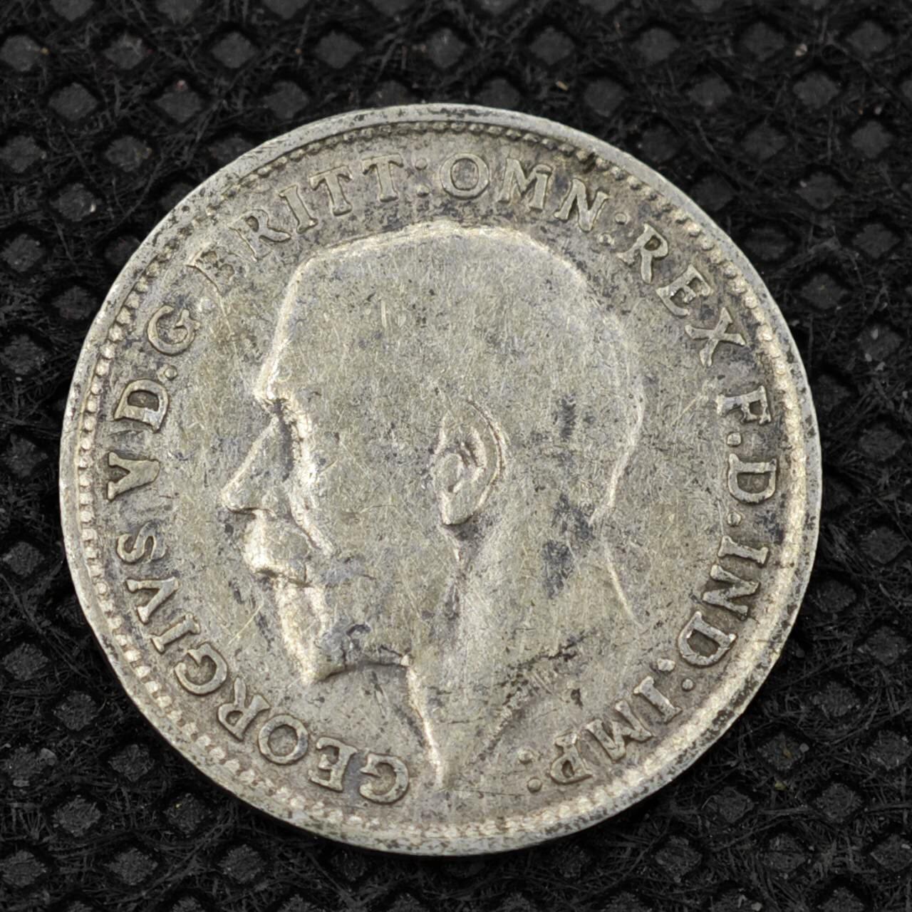 【淘币小摊】限时拍第八百二十四拍  小银币场  满百包邮可预留两周  周一统一发货       英国1916年乔治五世3便士银币