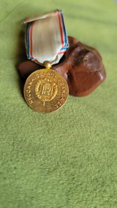 嘉宝良覃世界勋赏第18期拍卖 法国社会福利奖章迷你章