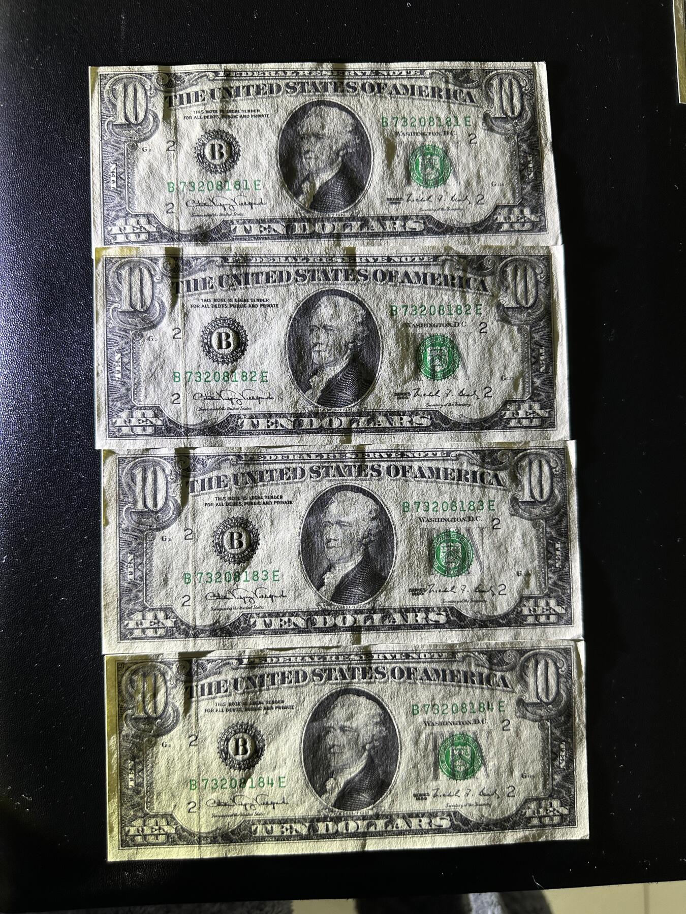 《外钞收藏家》第五百九十二期（精选场）（本平台长期征集拍品、欢迎藏友们联系合作） 1990年美国小头版10美元 4连号 UNC-