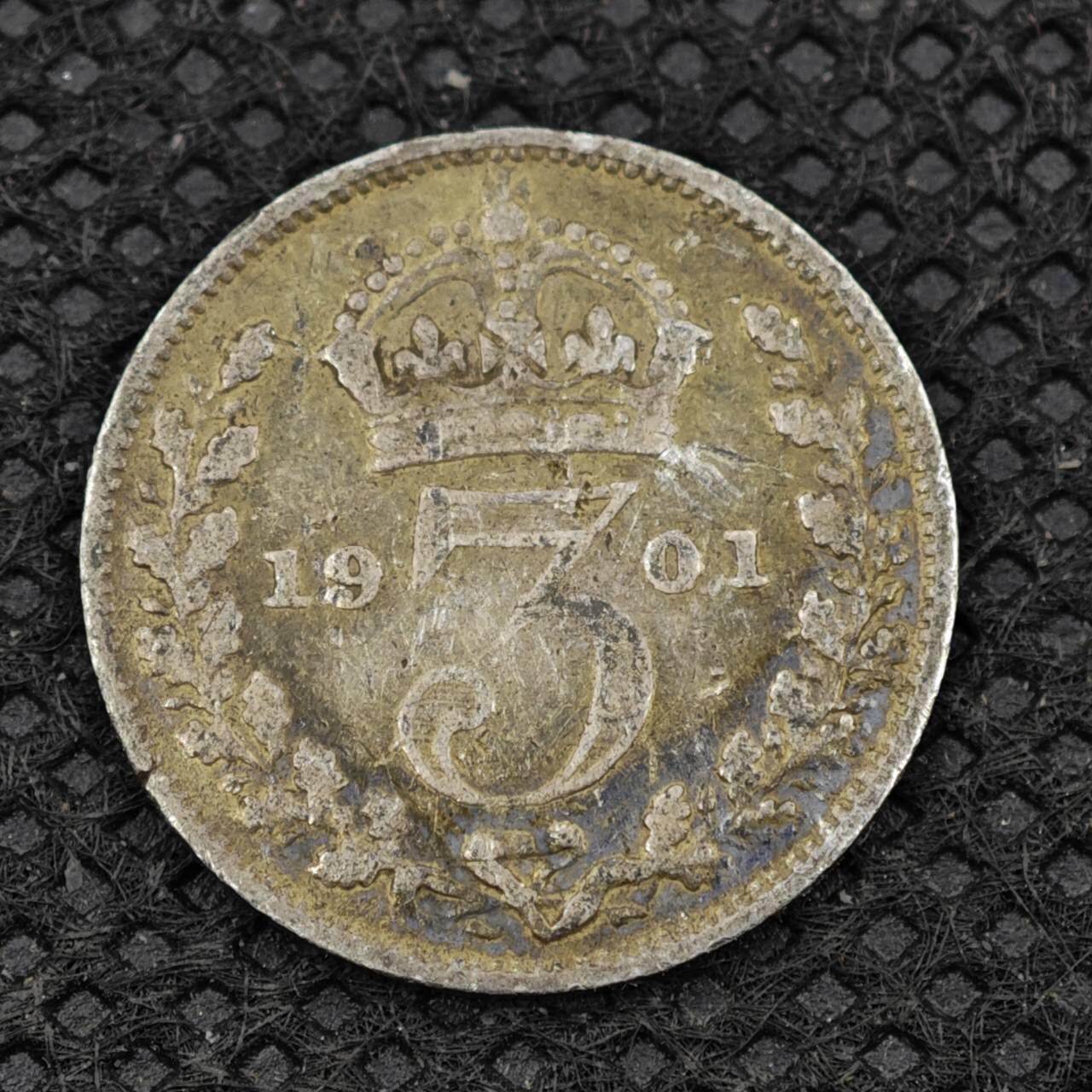 【淘币小摊】限时拍第八百二十四拍  小银币场  满百包邮可预留两周  周一统一发货     英国1901年维多利亚3便士银币