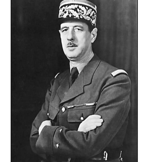 【艺术】【巴黎博物馆旧藏】法国艺术大章 戴高乐将军高浮雕精制超大镀银章 70MM