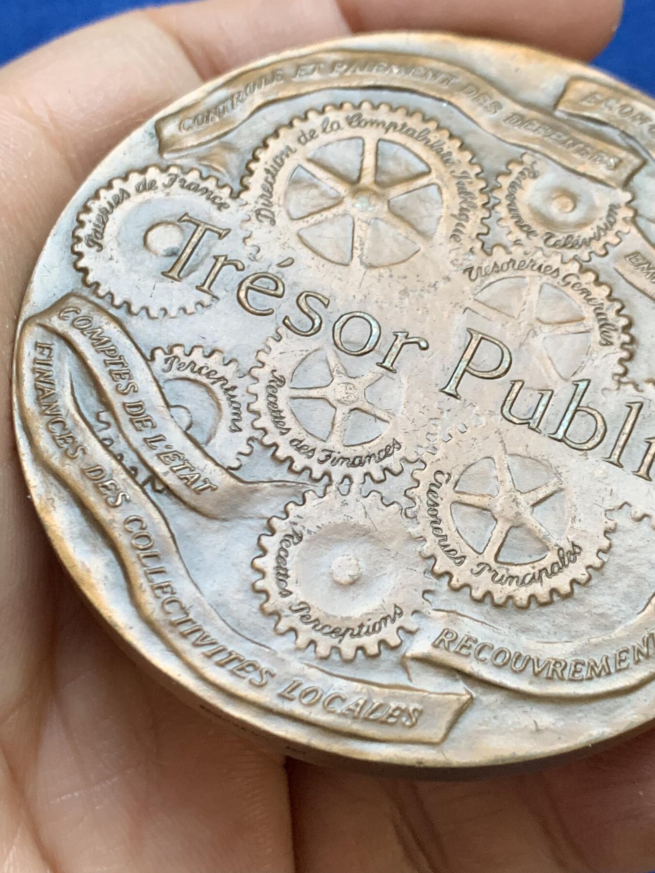 《竞宝斋》第445场 周日，周一，2场连拍 （全场包邮） 法国特雷维索国家服务学院大铜章 直径63.2mm 重量137.3g 丰饶角铜标