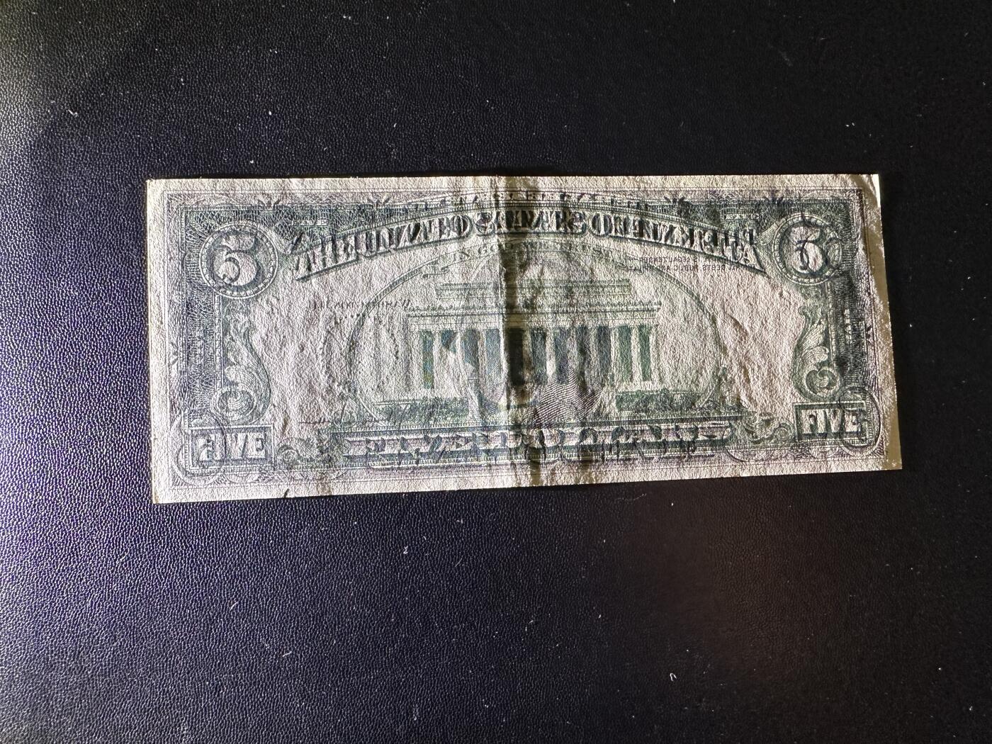 《外钞收藏家》第五百九十二期（精选场）（本平台长期征集拍品、欢迎藏友们联系合作） 1977年美国小头版5美元 非全新 品相如图