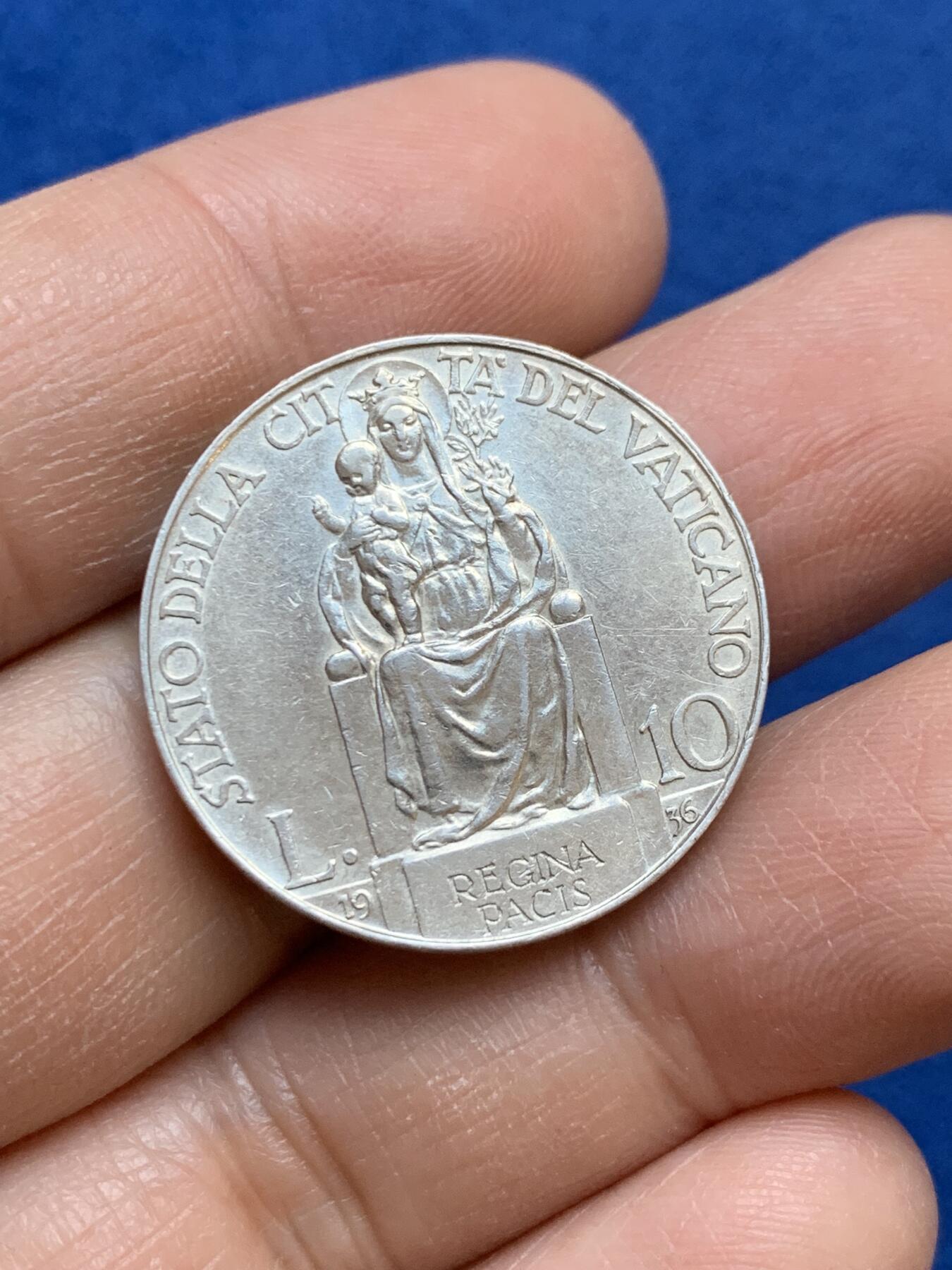 《竞宝斋》第445场 周日，周一，2场连拍 （全场包邮） 梵蒂冈1936年圣母抱婴10里拉银币