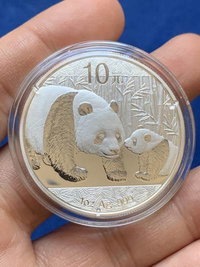 《竞宝斋》第445场 周日，周一，2场连拍 （全场包邮） - 中国2011年熊猫10元银币 1盎司999银 全新