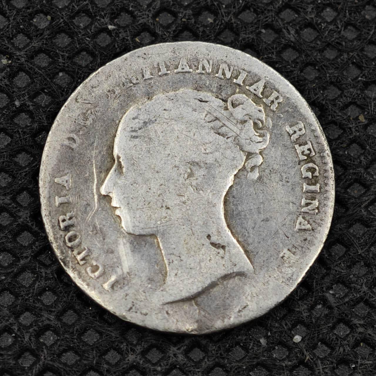 【淘币小摊】限时拍第八百二十四拍  小银币场  满百包邮可预留两周  周一统一发货   英国1838年维多利亚4便士银币