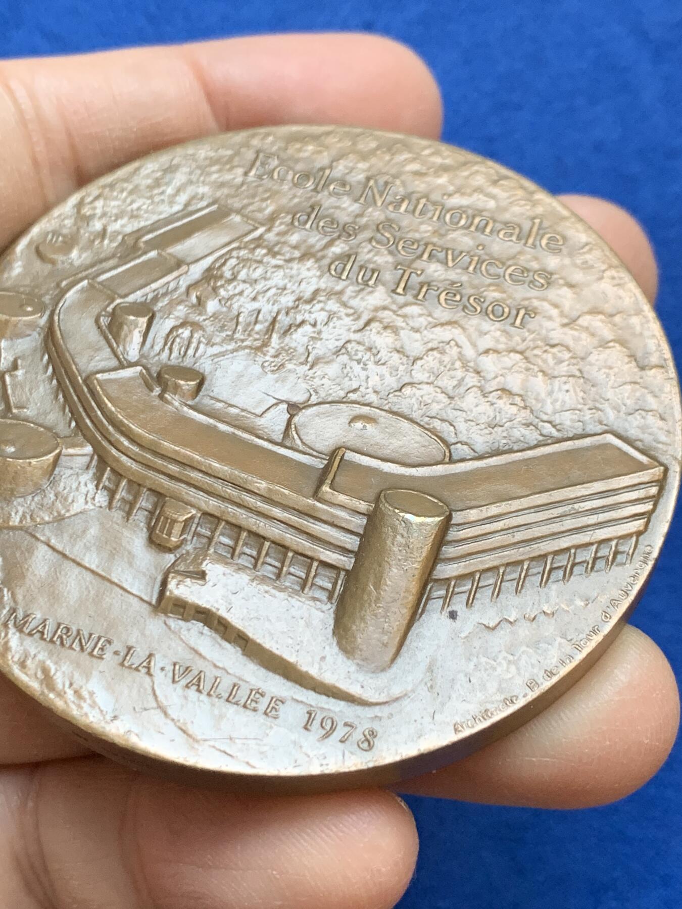 《竞宝斋》第445场 周日，周一，2场连拍 （全场包邮） 法国特雷维索国家服务学院大铜章 直径63.2mm 重量137.3g 丰饶角铜标