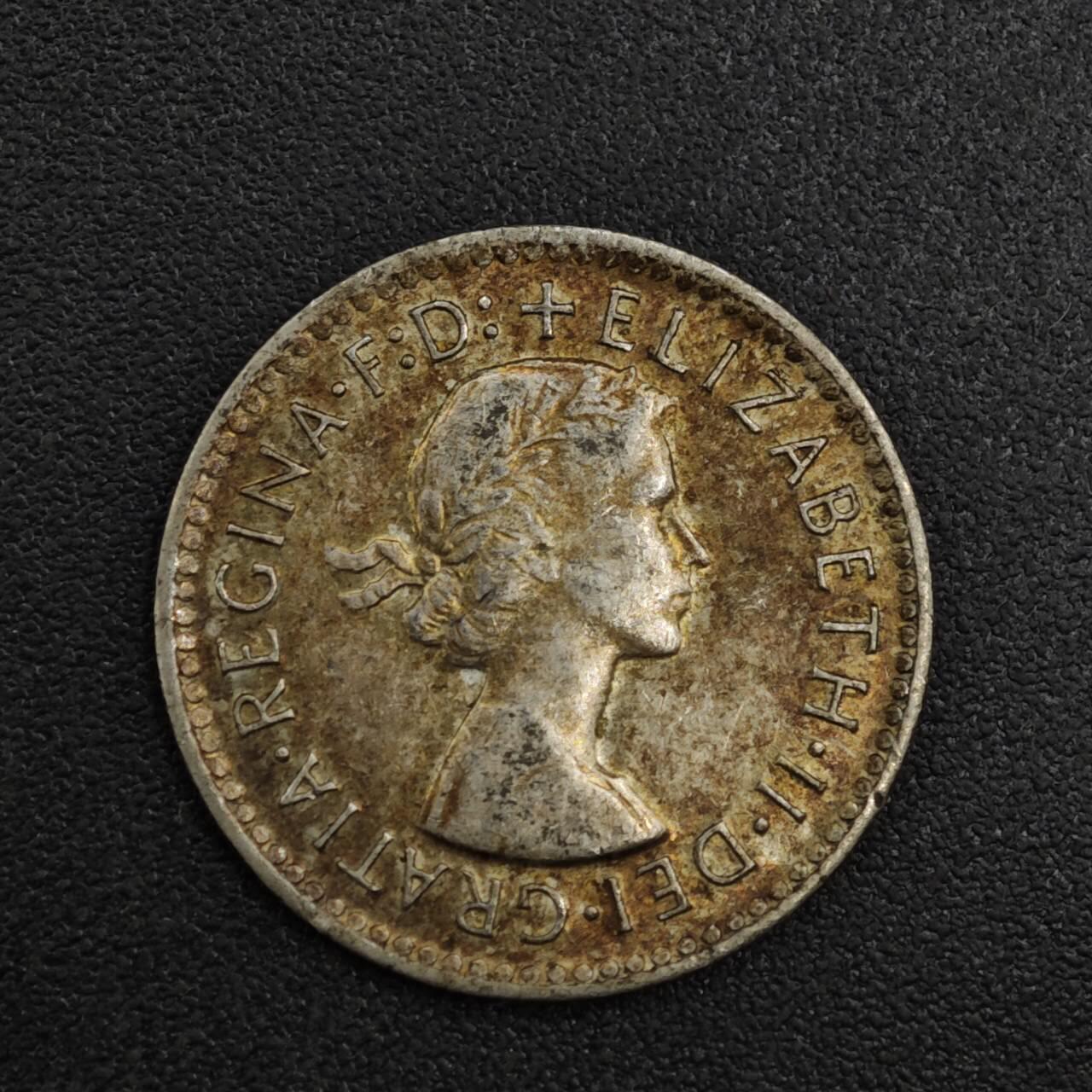 【淘币小摊】实时拍第八百二十一拍   散币场   满百包邮可预留二周 每周一统一发货   澳大利亚1957年伊丽莎白二世3便士银币