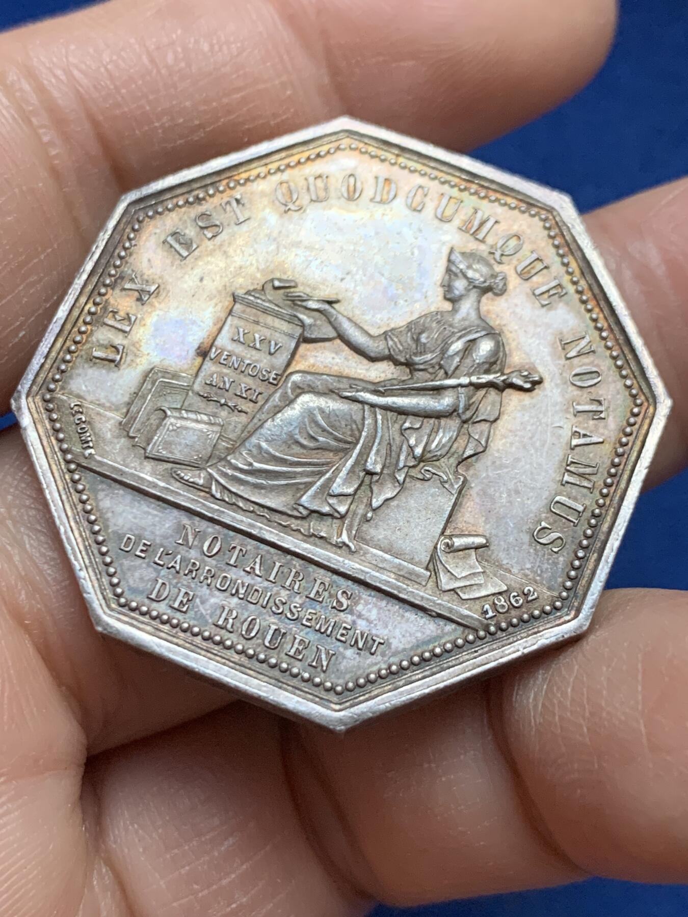 《竞宝斋》第445场 周日，周一，2场连拍 （全场包邮） 法兰西鲁昂公证人八角银质代币 丰饶角银标 22.95克 36mm