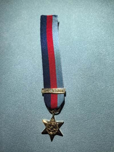 盛世勋华——号角文化勋章邮票专场拍卖第292期 - 英国二战之星奖章迷你章 带不列颠战役勋条 极为少见