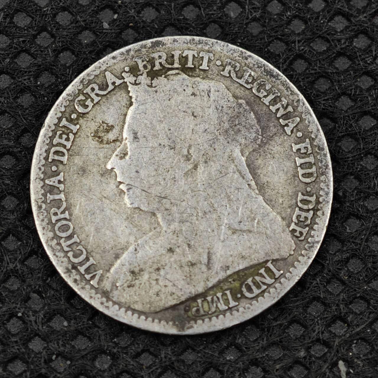 【淘币小摊】限时拍第八百二十四拍  小银币场  满百包邮可预留两周  周一统一发货     英国1897年维多利亚3便士银币