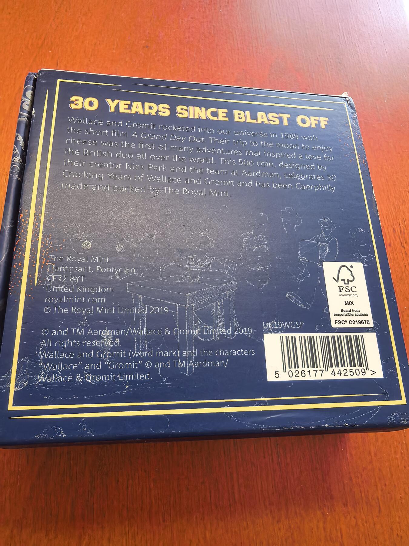 长老汇蛇年精选第八十场拍卖 2019英国无敌掌门狗30周年50便士彩色七边精制银币，水晶盒，925银，2.5万枚，盒证全