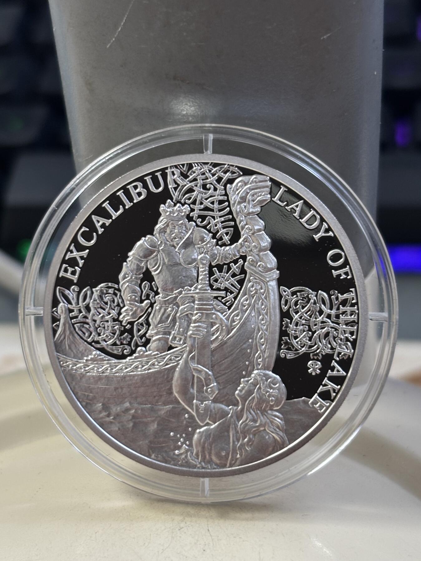 第185期拍卖 纽埃2021年亚瑟王传奇系列2湖女之剑31.1克精制银币，999银，发行1000枚