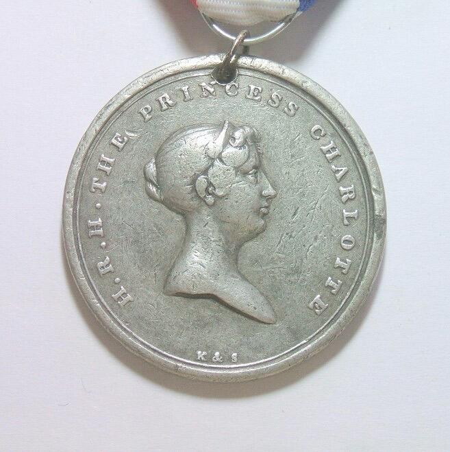 英国1817年王储夏洛特公主去世高浮雕大合金章 带绶带 40MM