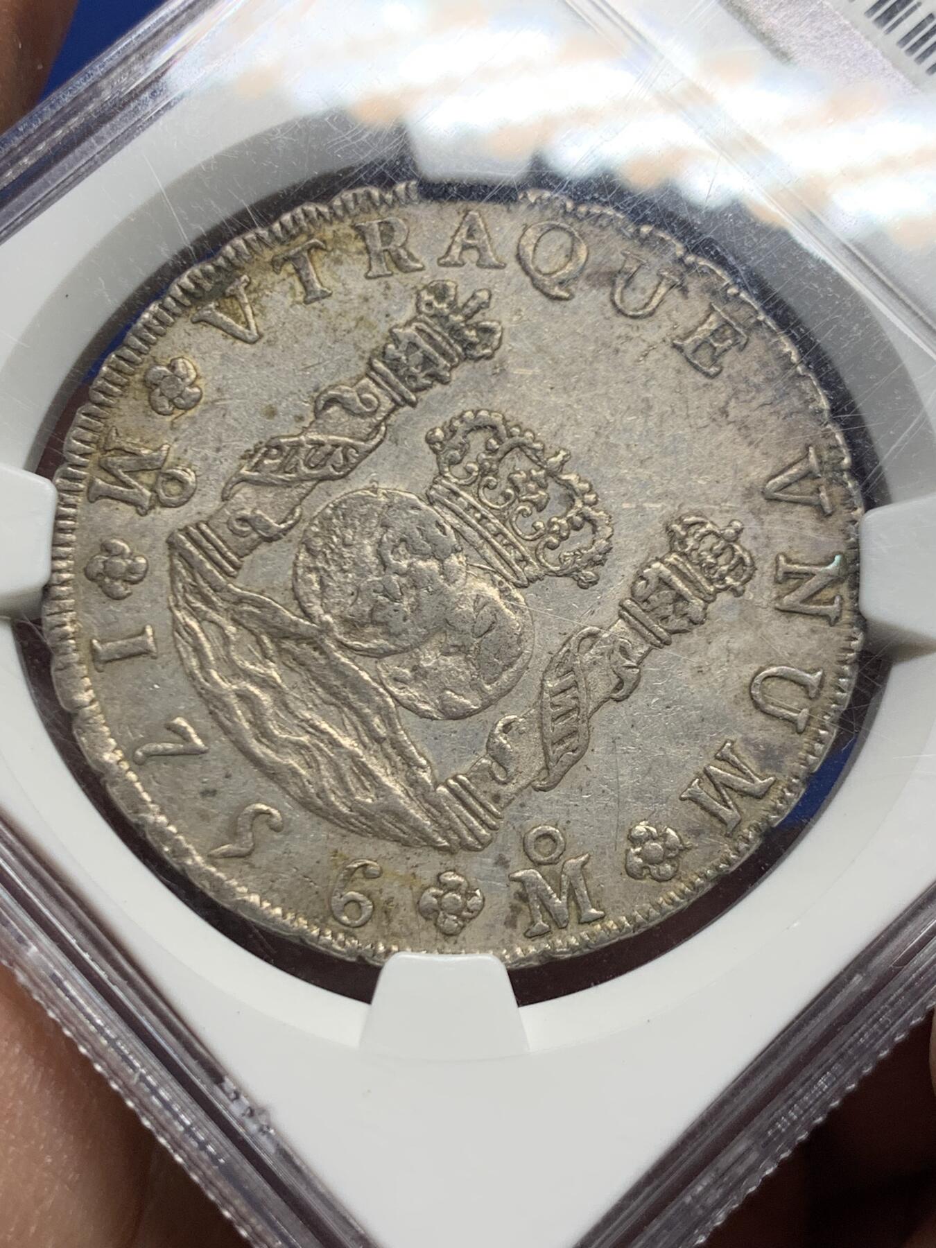 《竞宝斋》第445场 周日，周一，2场连拍 （全场包邮） NGC AU55 墨西哥1756年费尔南多六世地球双柱8R银币（细节打制很好，老盒严选，不可多得的藏品）