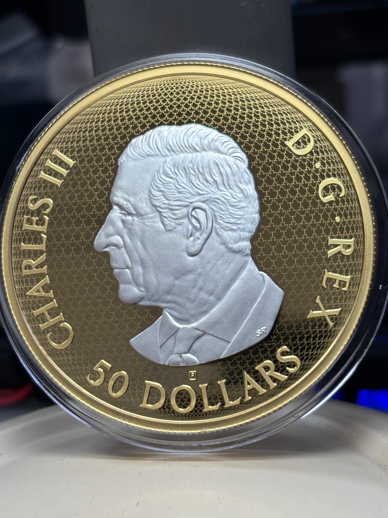 第185期拍卖 加拿大2025年枫叶银币多面雕刻镀金纪念5盎司银币，9999银，发行2000枚