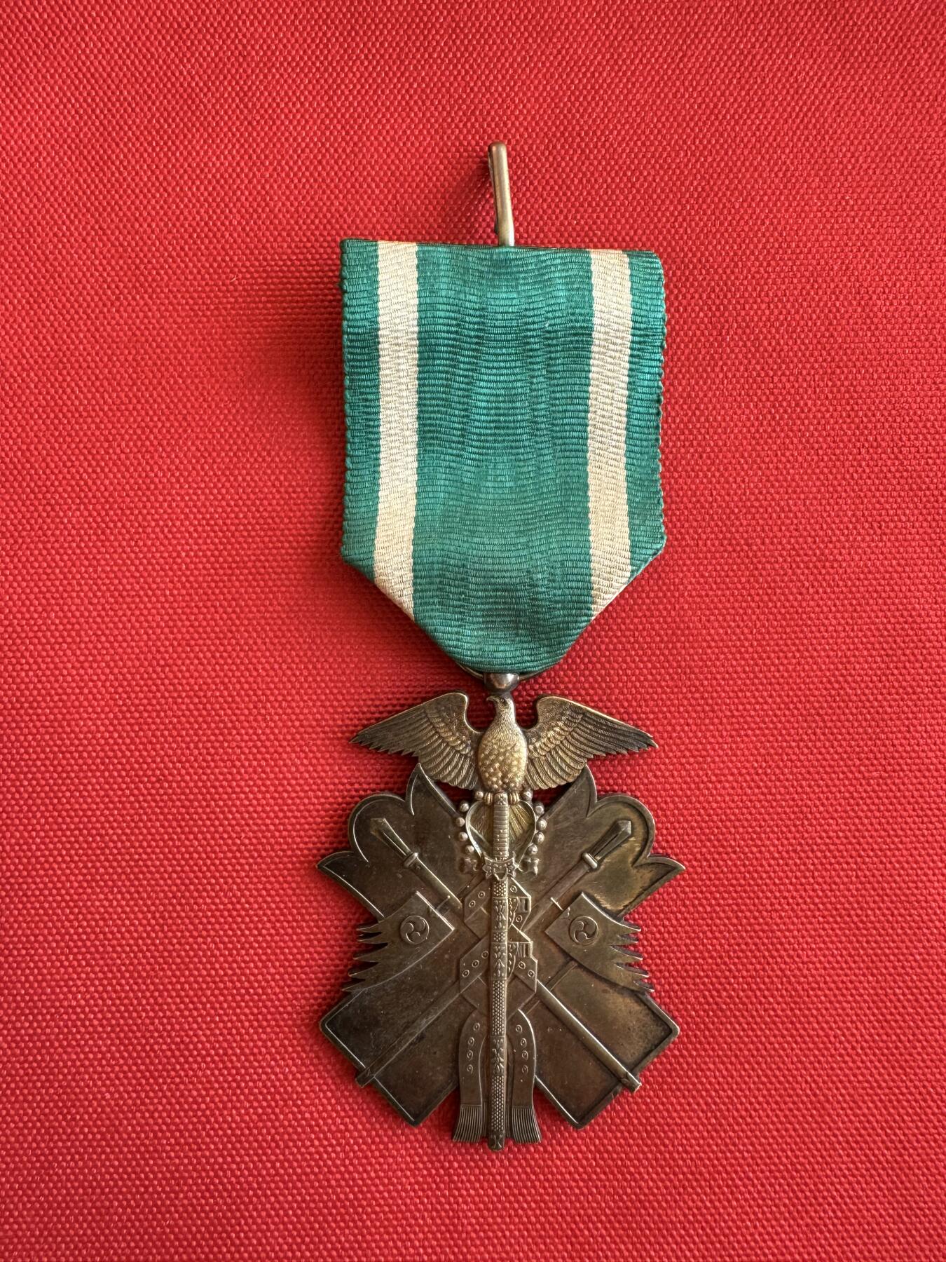 五哥徽章群   9号周二晚上八点4群联拍 日本银章