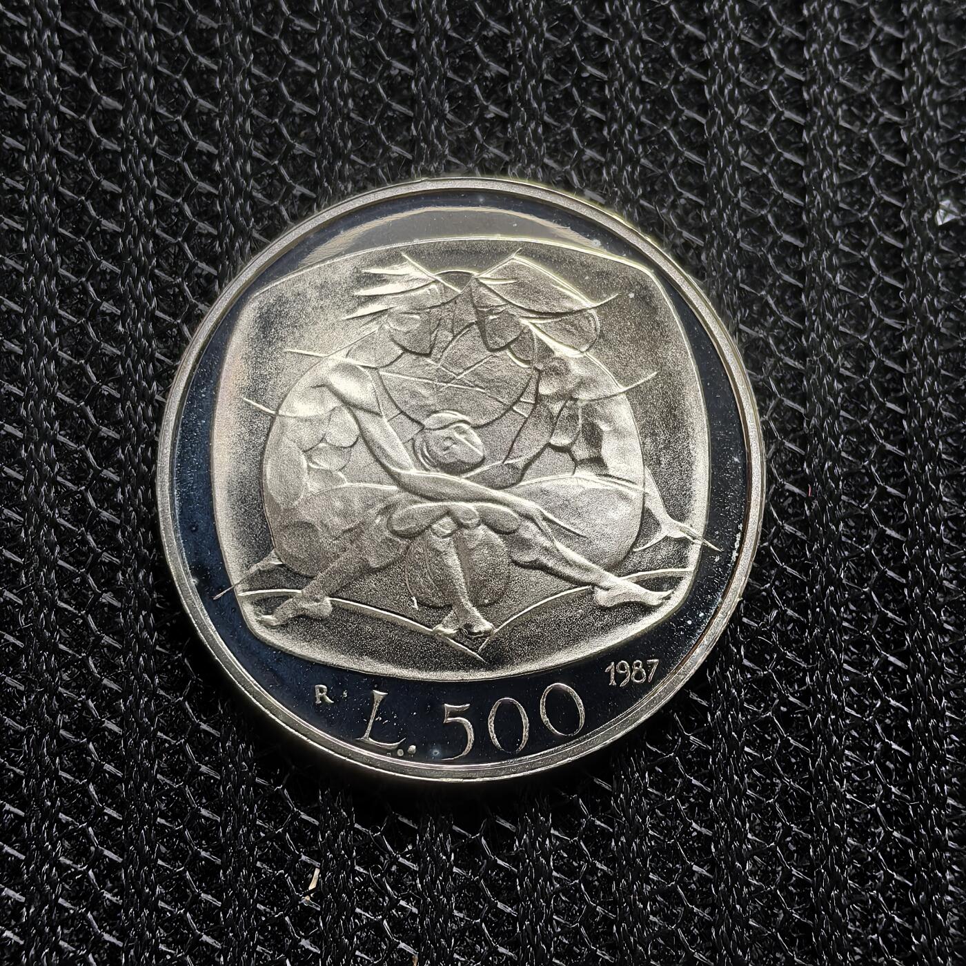 道一币馆币章第一百五十八场 原盒证 意大利1987年国际家庭年500里拉精制银币 19700