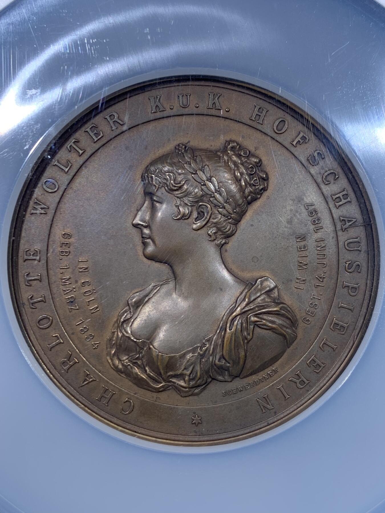 《竞宝斋》第445场 周日，周一，2场连拍 （全场包邮） NGC MS63BN 奥地利1897夏洛特·沃尔特纪念铜章 加大加厚盒