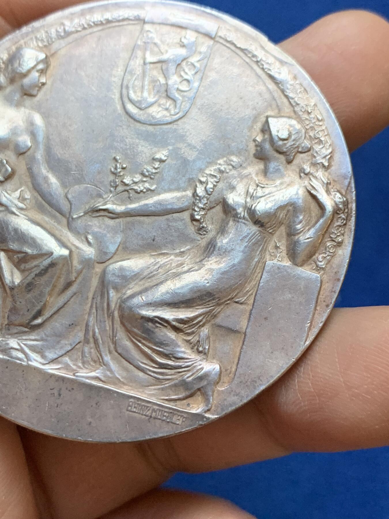 《竞宝斋》第445场 周日，周一，2场连拍 （全场包邮） 德国1904年杜塞尔多夫艺术和园艺展览会纪念大银章 65.15克 55.2mm