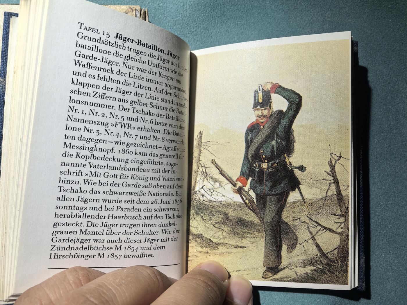 盛世勋华——号角文化勋章邮票专场拍卖第292期 德国口袋书 1858/59年间的普鲁士军队制服 带外壳