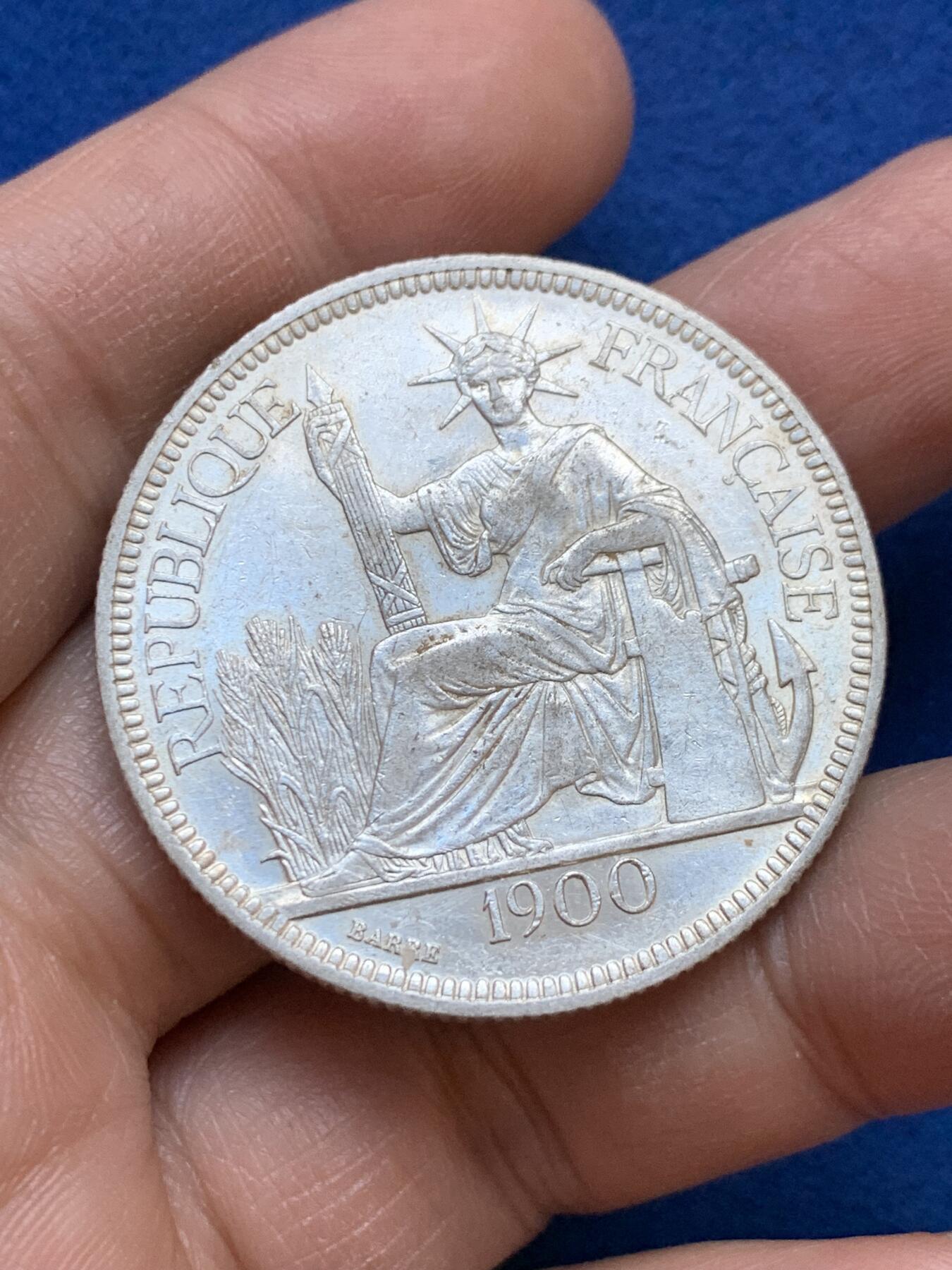 《竞宝斋》第445场 周日，周一，2场连拍 （全场包邮） 法属印支1900年坐洋1皮阿斯特银币 光度不错