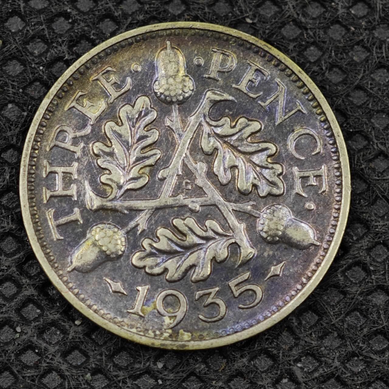 【淘币小摊】限时拍第八百二十四拍  小银币场  满百包邮可预留两周  周一统一发货       英国1935年乔治五世3便士银币