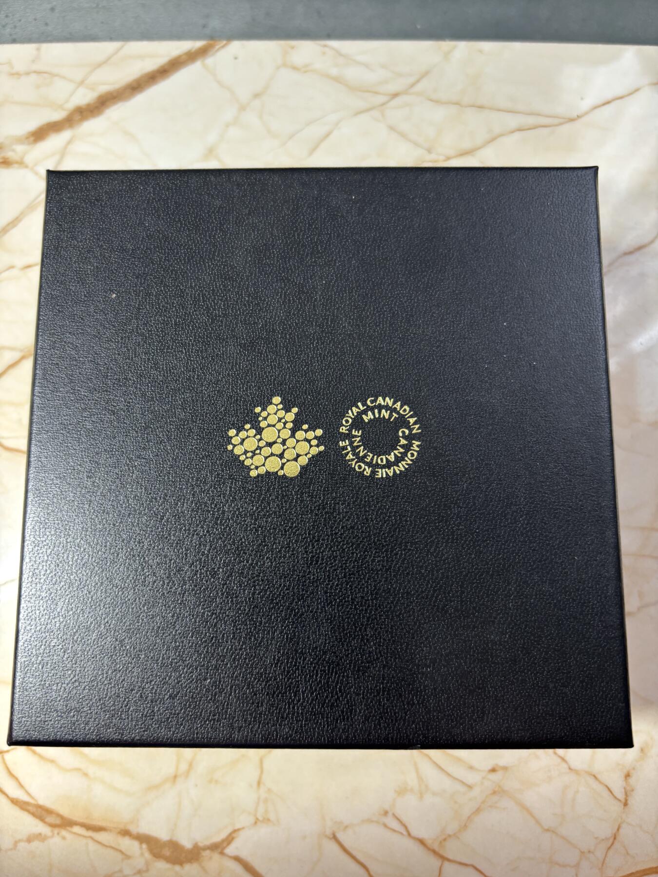 第185期拍卖 加拿大2025年枫叶银币多面雕刻镀金纪念5盎司银币，9999银，发行2000枚