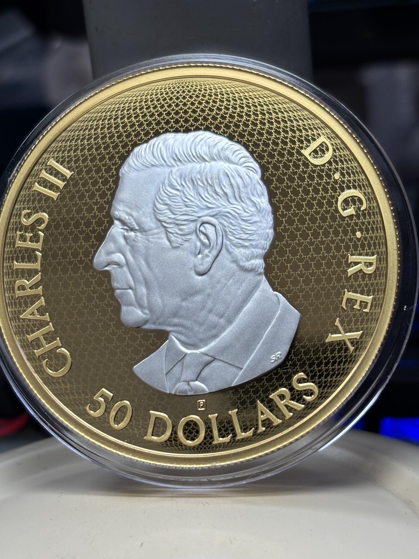 第185期拍卖 加拿大2025年枫叶银币多面雕刻镀金纪念5盎司银币，9999银，发行2000枚