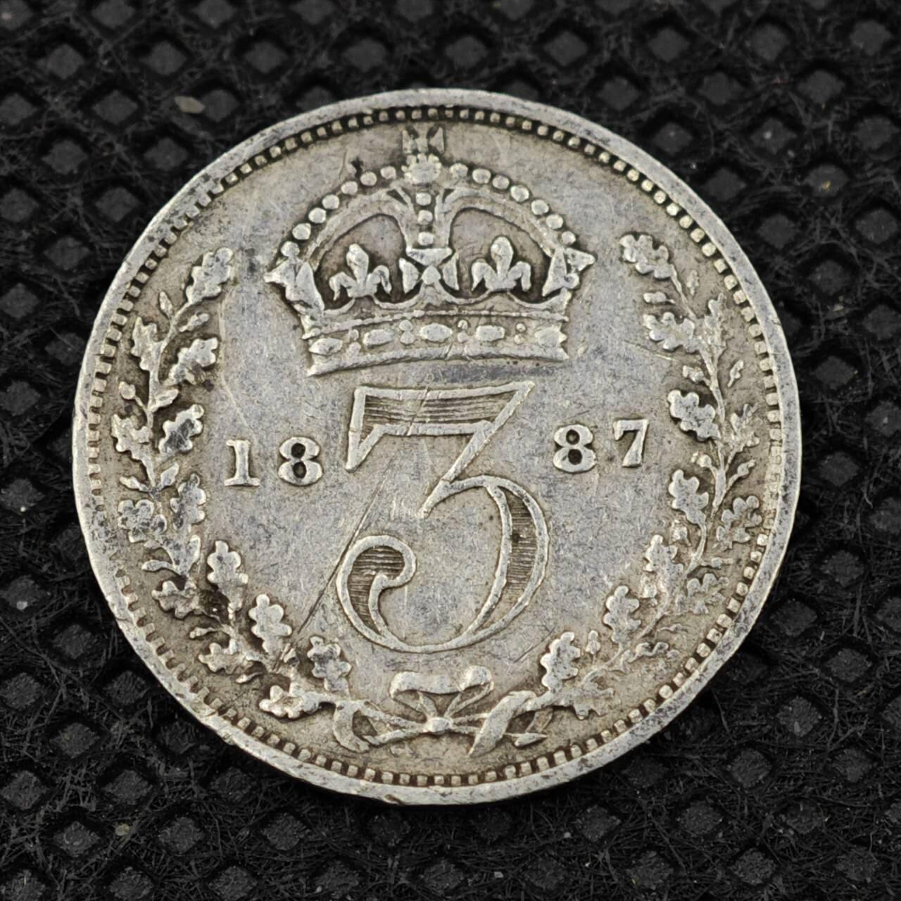 【淘币小摊】限时拍第八百二十四拍  小银币场  满百包邮可预留两周  周一统一发货     英国1887年维多利亚3便士银币