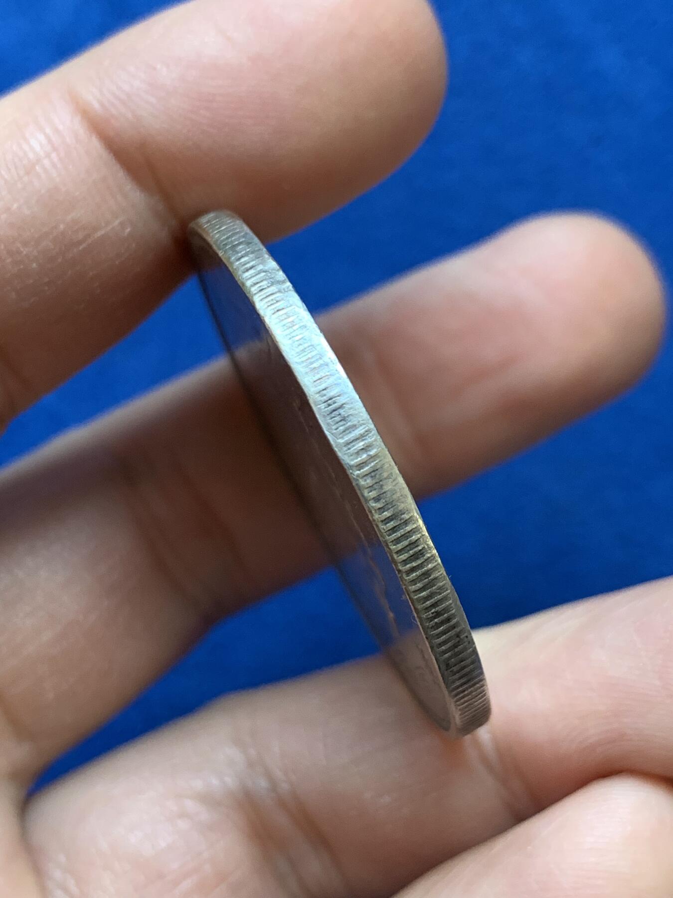 《竞宝斋》第445场 周日，周一，2场连拍 （全场包邮） 民国三年1914袁像一元银币 有伤 细节见图