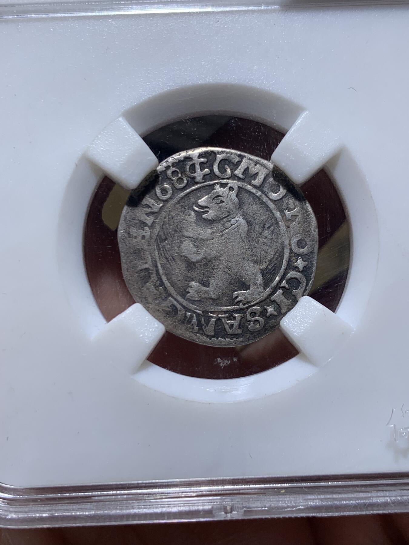 《竞宝斋》第445场 周日，周一，2场连拍 （全场包邮） 瑞士圣加仑邦 1568年 3克鲁泽 银币 距今400多年 打制尚可 正面经典瑞士小熊像 少见品种