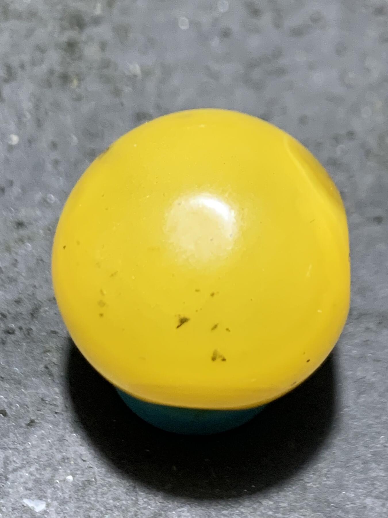 天然乌克兰蜜蜡通货随形大圆珠一颗