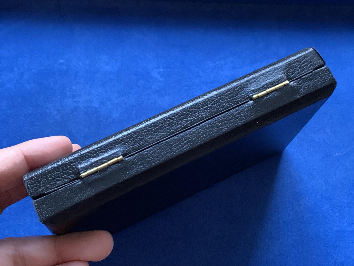 《竞宝斋》第445场 周日，周一，2场连拍 （全场包邮） 意大利MDC顶级钱币收纳盒（Abafil蓝丝绒款 可放置NGC/PCGS评级币两枚）