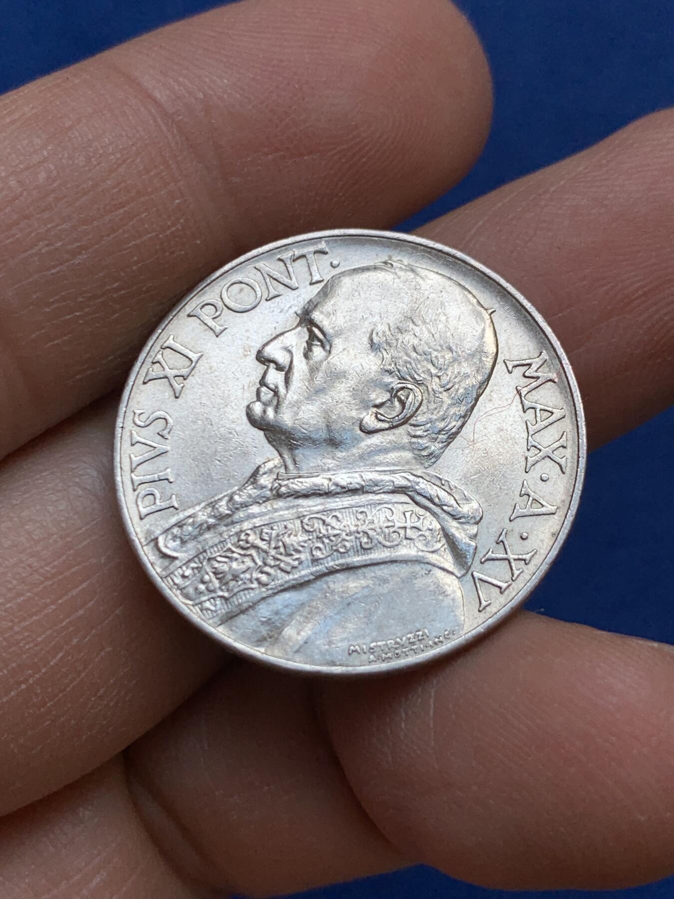 《竞宝斋》第445场 周日，周一，2场连拍 （全场包邮） 梵蒂冈1936年圣母抱婴10里拉银币