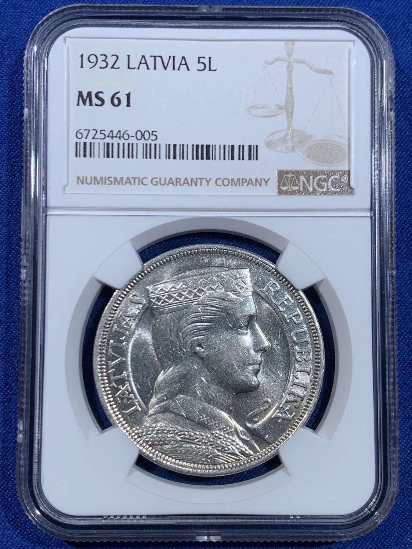《竞宝斋》第445场 周日，周一，2场连拍 （全场包邮） NGC MS61 拉脱维亚 1932年 5拉特 银币 最少见的发行年份 经典民族少女图案 光度漂亮 细节也好