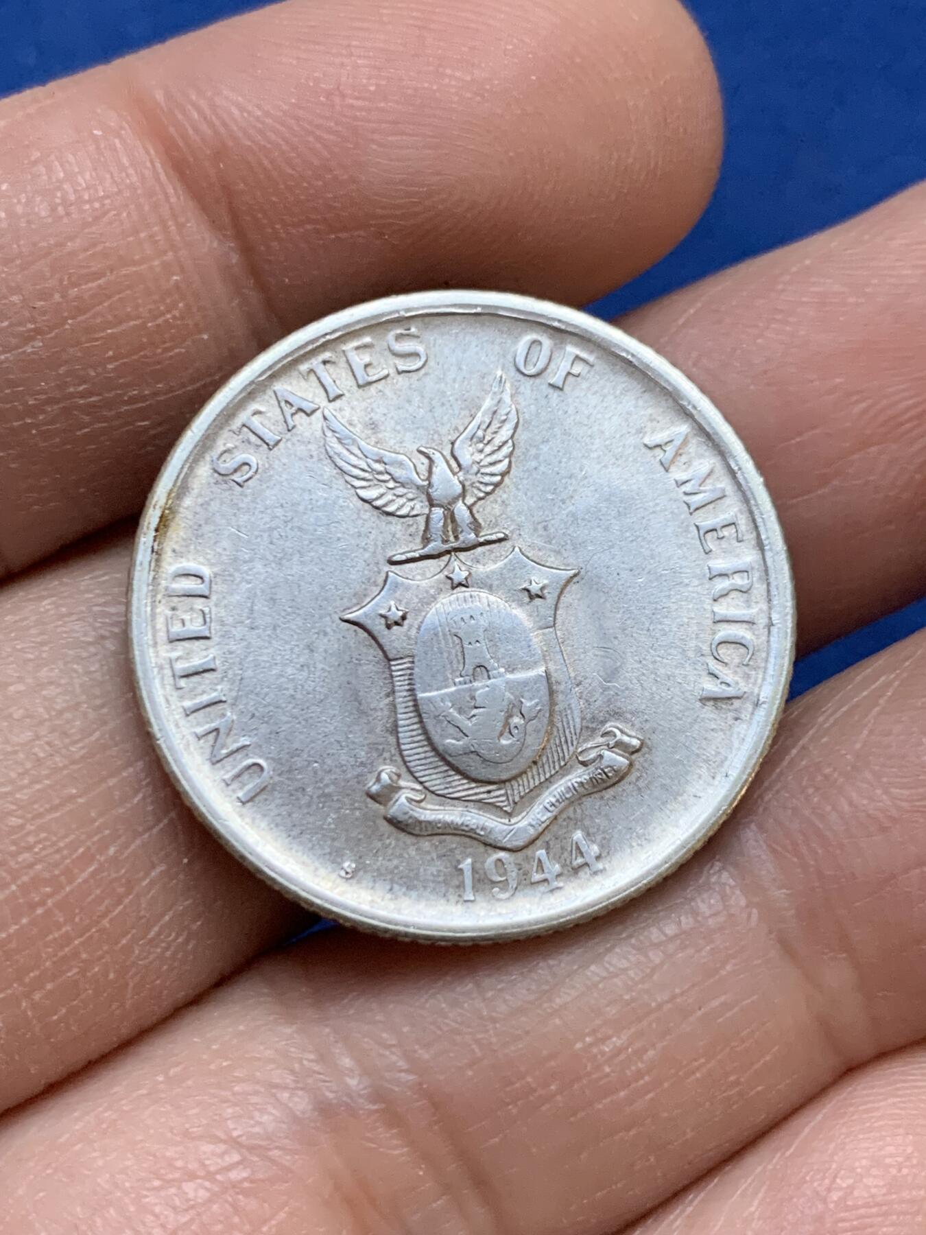 《竞宝斋》第445场 周日，周一，2场连拍 （全场包邮） 美属菲律宾1944年打铁50分银币 正面经典持锤女神图案