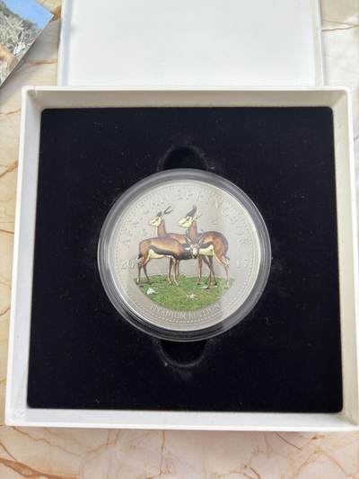 第185期拍卖 - 加纳2017非洲动物跳羚羊1盎司60毫米纪念彩钛币，发行1999枚