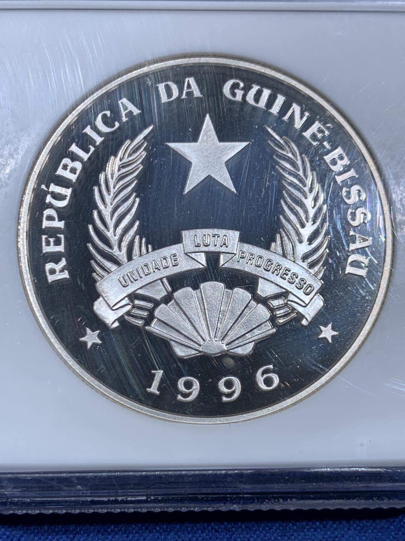 《竞宝斋》第445场 周日，周一，2场连拍 （全场包邮） NGC PF69UC 几内亚比绍1996年Alvise da Cadamosto诞辰540周年-航海50000P银币 925银 31.47克 盒子左下角有磕