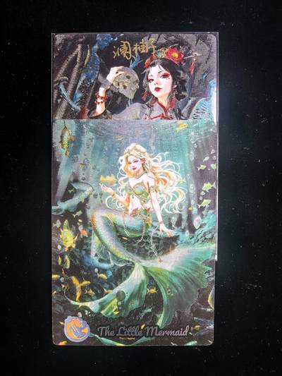 无佣金 不寄存 不收拍 链接少 我只是一个小小的卡牌收藏玩家   需要多宫大佬请私聊 部分卡牌设有底价（不想玩的那么累，即使有底价也会比市场价便宜的多，懂的自然懂） 拒绝小号抬价 大家放心拍 所有拍品部分套有卡膜 部分卡牌多宫 自制卡牌 不包厂瑕 放大镜 品控 勿拍 流拍商品会循环 感谢大家支持 留个关注 不定时上新 谢谢 - 奇点卡牌 亲签限编 澜柚子 灵魅仙踪 白晶晶亲签限编03/20＋美人鱼粗闪