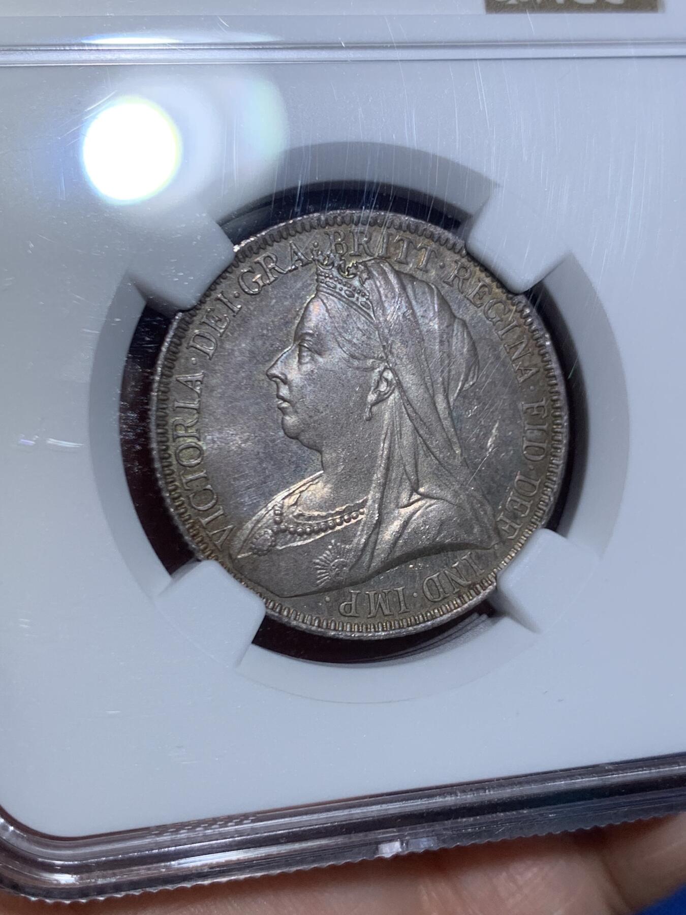 《竞宝斋》第445场 周日，周一，2场连拍 （全场包邮） NGC MS64 英国 1893年 维多利亚披纱2先令 (1福林) 银币，灰金彩，底板丝滑，非常好的状态。英系经典，收藏级品质