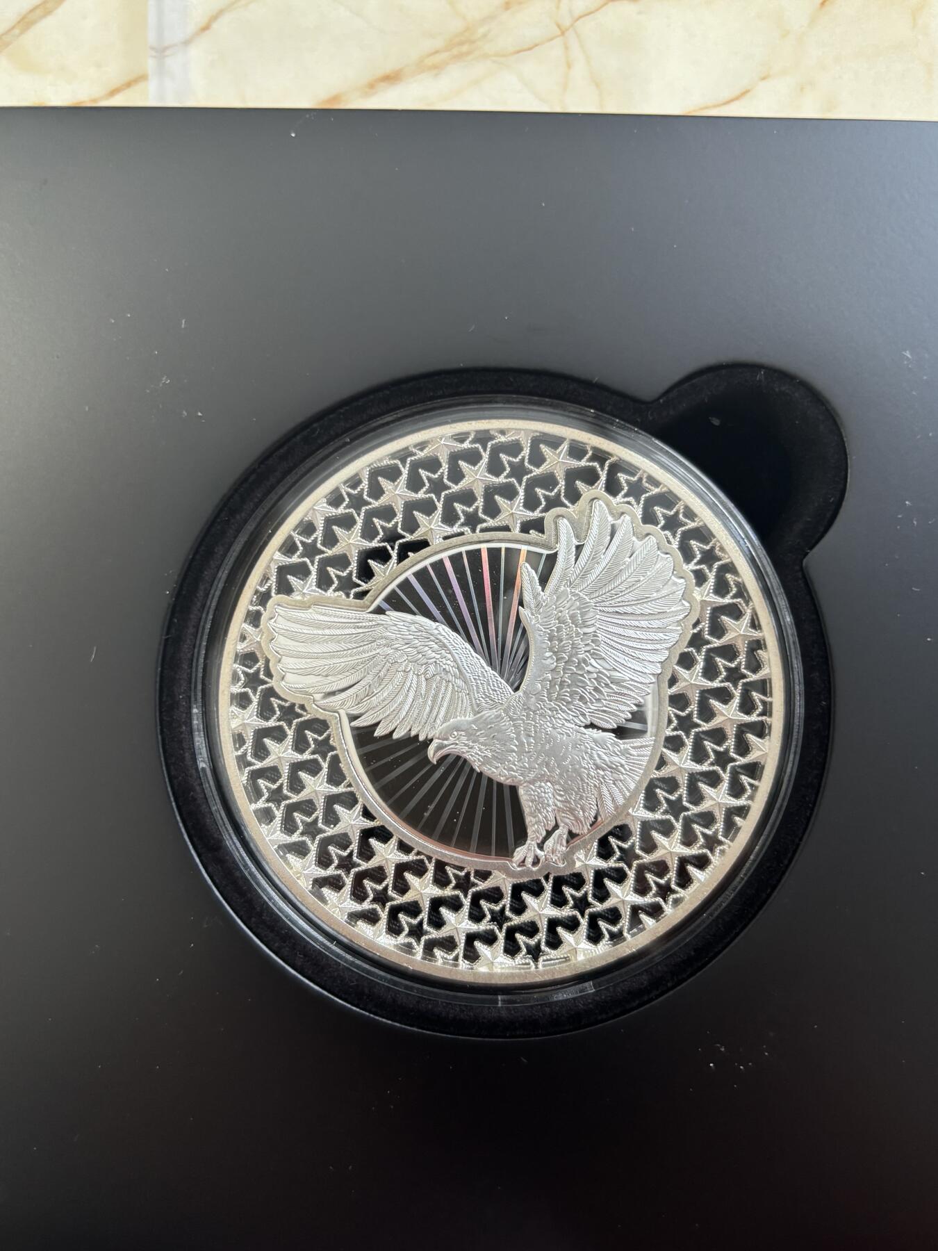 第185期拍卖 所罗门2025年美国鹰2盎司掐丝幻彩精制纪念银币，999银，发行1999枚