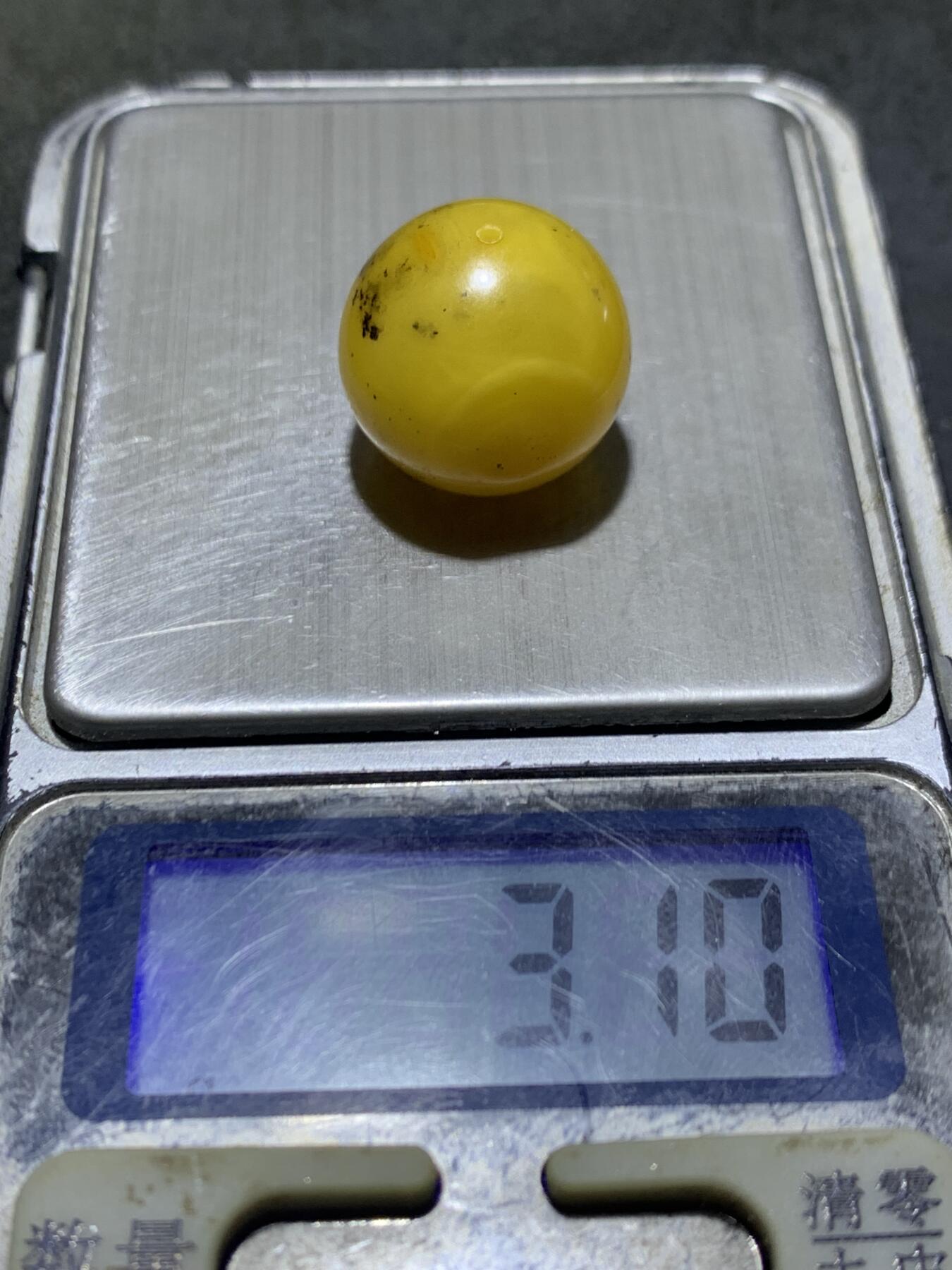 天然乌克兰蜜蜡通货随形大圆珠一颗