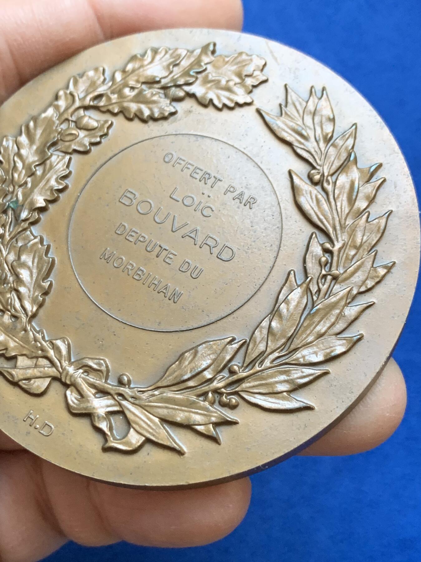 《竞宝斋》第445场 周日，周一，2场连拍 （全场包邮） 法国莫尔比昂省地方政治纪念铜章‌ 159.2克 68mm 丰饶角铜标