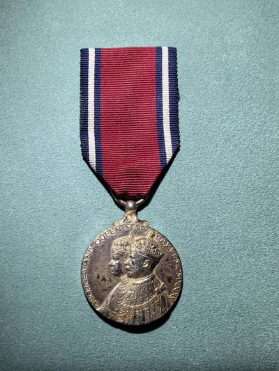 盛世勋华——号角文化勋章邮票专场拍卖第292期 - 英国乔治五世1935年登基加冕25周年纪念奖章 银制