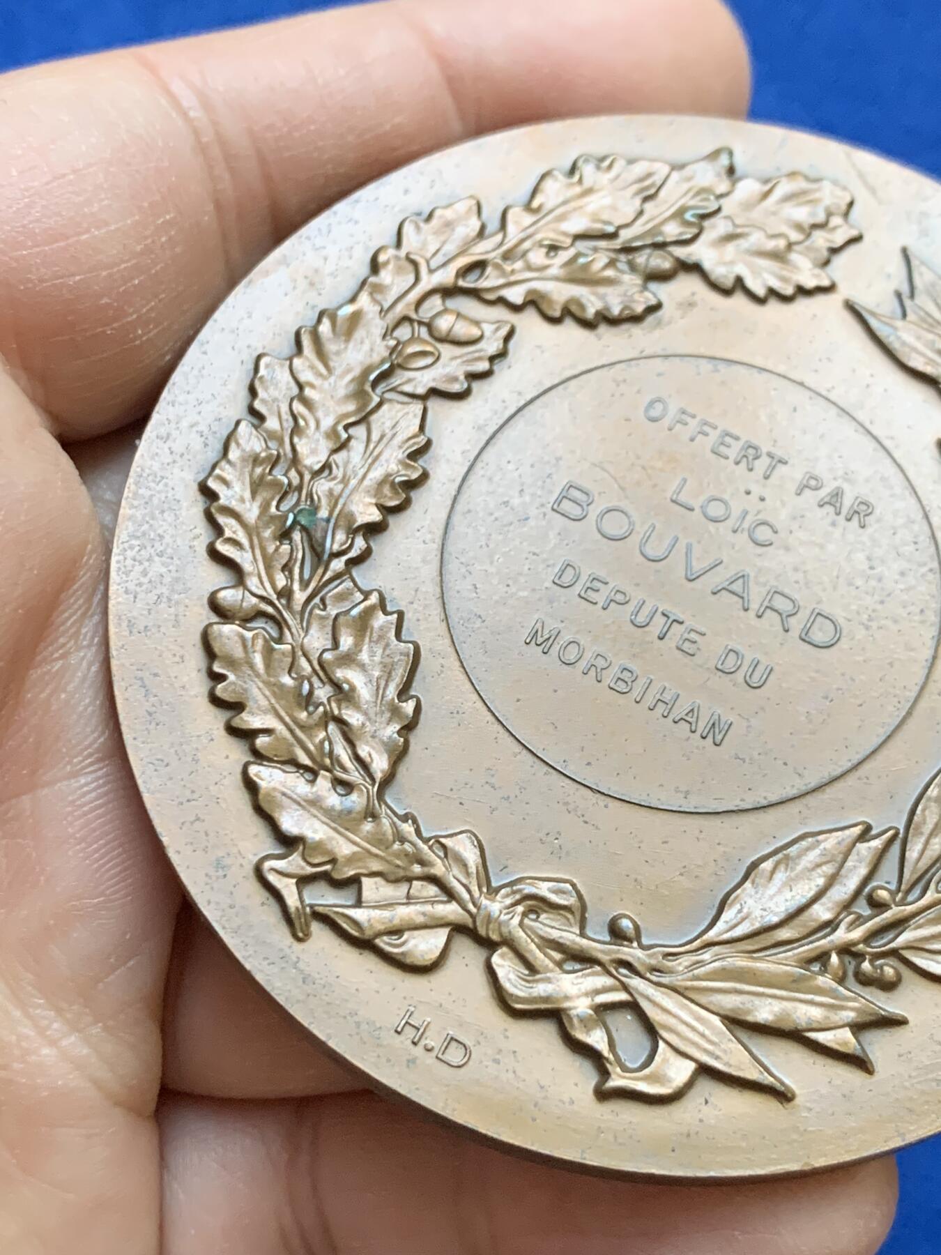 《竞宝斋》第445场 周日，周一，2场连拍 （全场包邮） 法国莫尔比昂省地方政治纪念铜章‌ 159.2克 68mm 丰饶角铜标